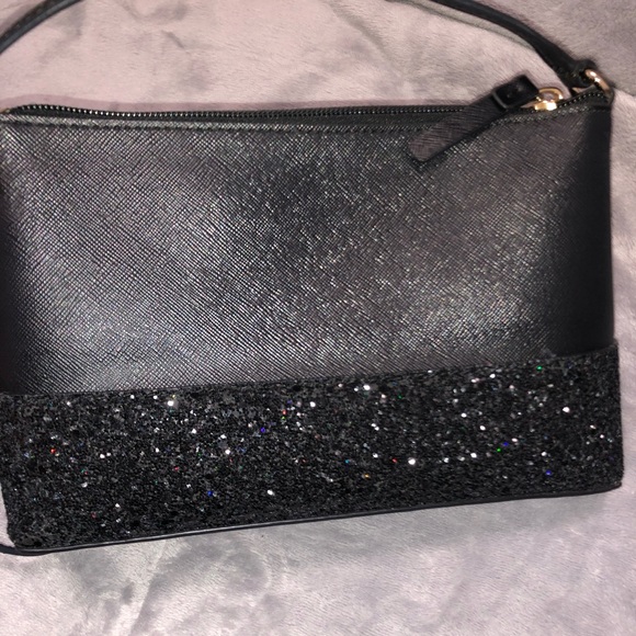 Kate Spade Crossbody and Matching Wallet - Picture 3 of 13